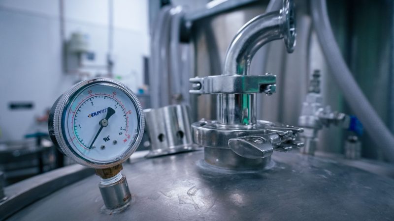 How a Pressure Tank Works (and Why Your Pump Needs One)
