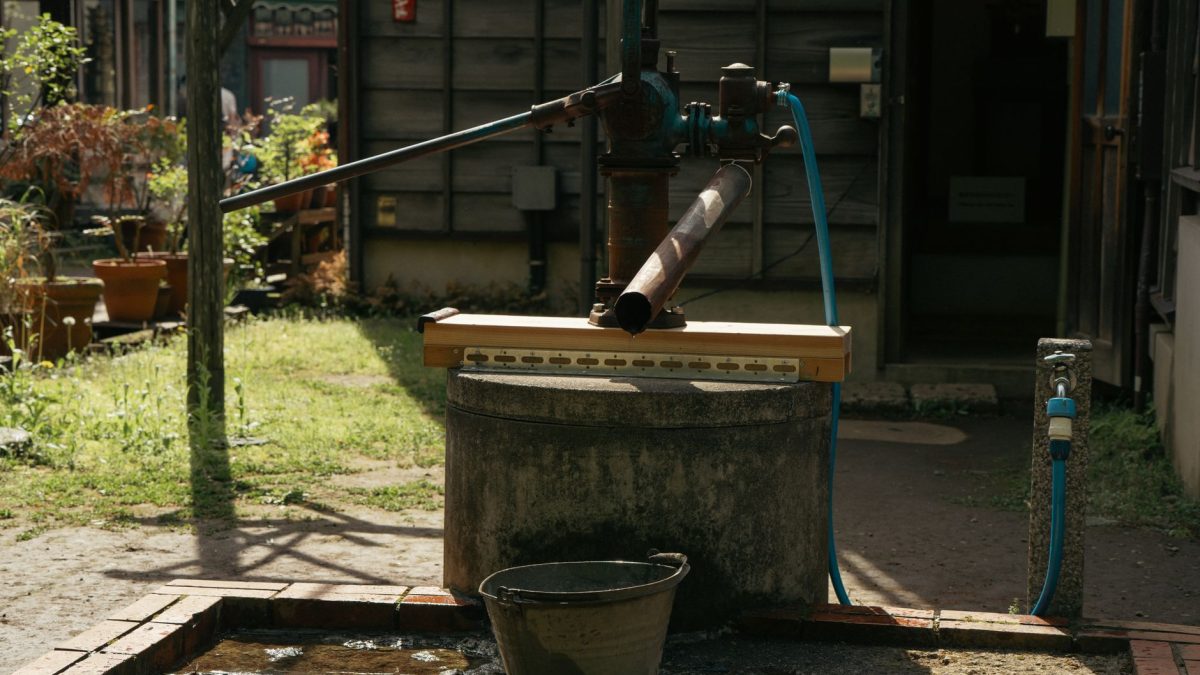 How to Prime a Water Pump When It Loses Prime
