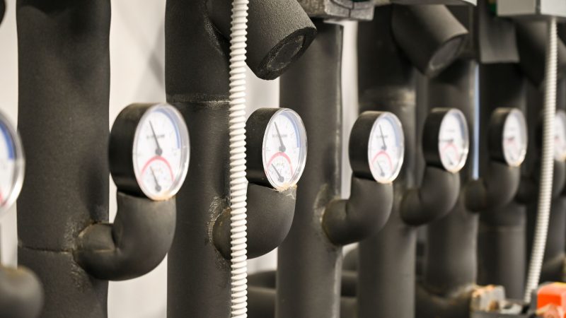 Low Water Pressure vs Air in Pipes: How to Tell the Difference
