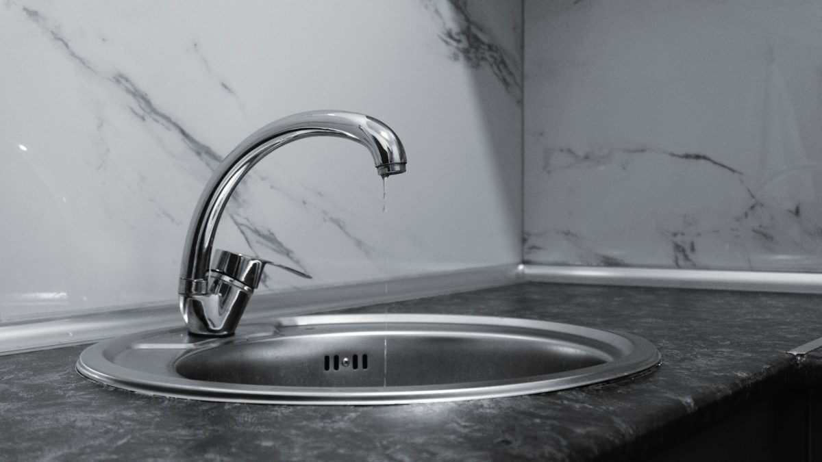 How to Bleed Air From Your Water Pipes
